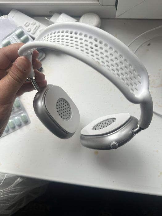 Беспроводные наушники