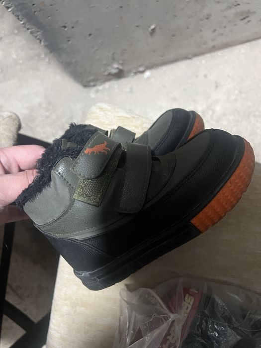 Продам зимние детские ботинки