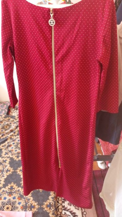 Kiyimlar sotiladi hammasi 500 000 sum