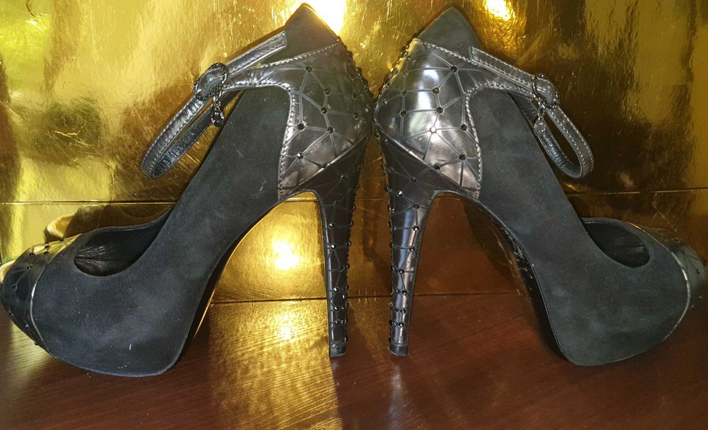 Обувь женская  на каблуке