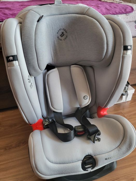 Столче за кола с изофикс