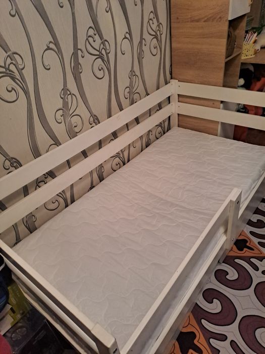 Продам кровать детскую