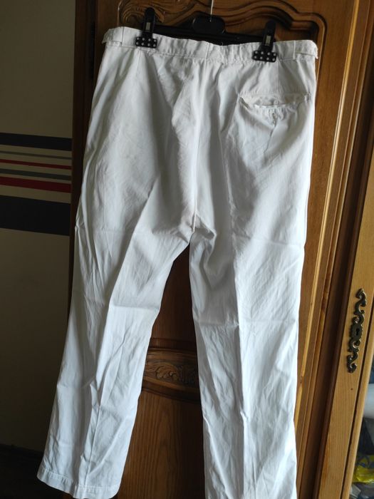 Pantalon specifici pentru medici si asistenti medicali