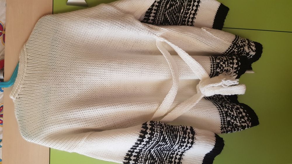 Жилетка за момиче Sisley(Beneton)- 8/9 години,140 см