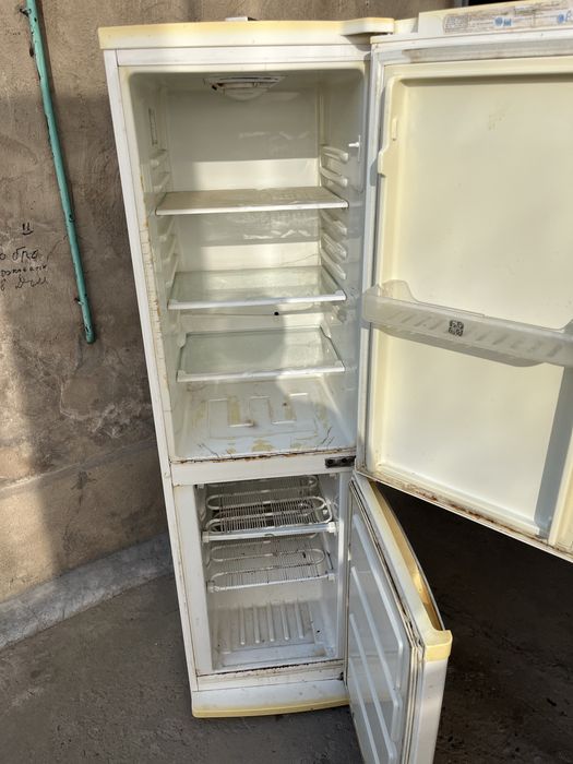 Продам холодильник б/у самсунг
