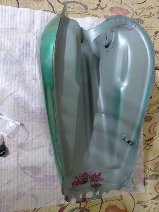 Продам бак на мотоцикл