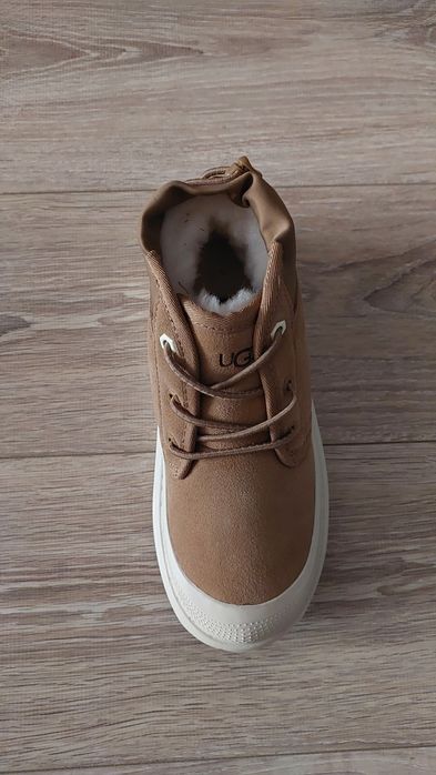 Продам ботинки UGG