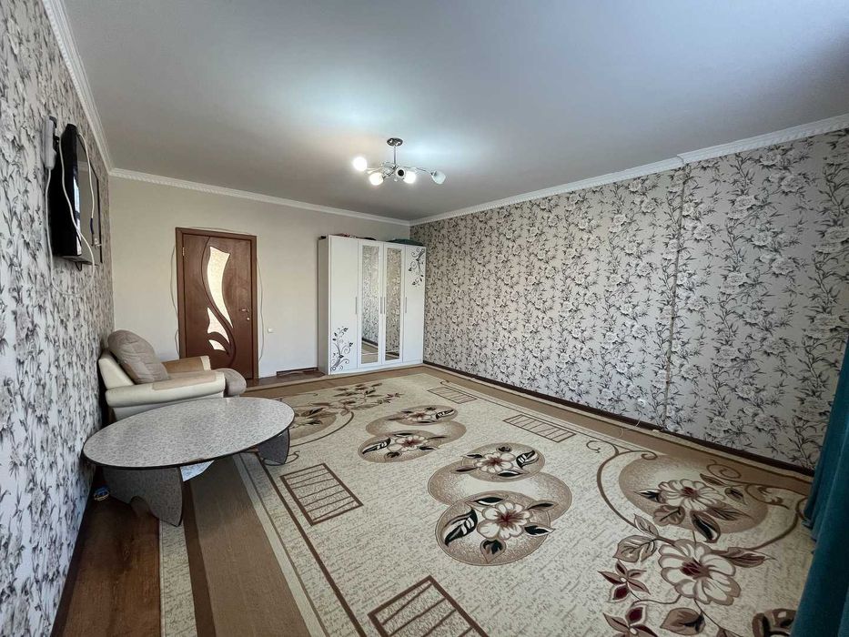 2 комнатная 77 кв метров, 2011 года постройки