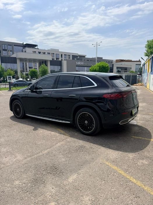 Mercedes EQE500 SUV 4 MATIC