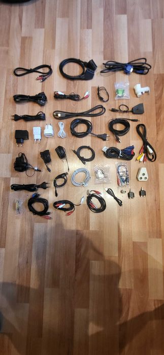 Лот от Кабели,Зарядни и Други