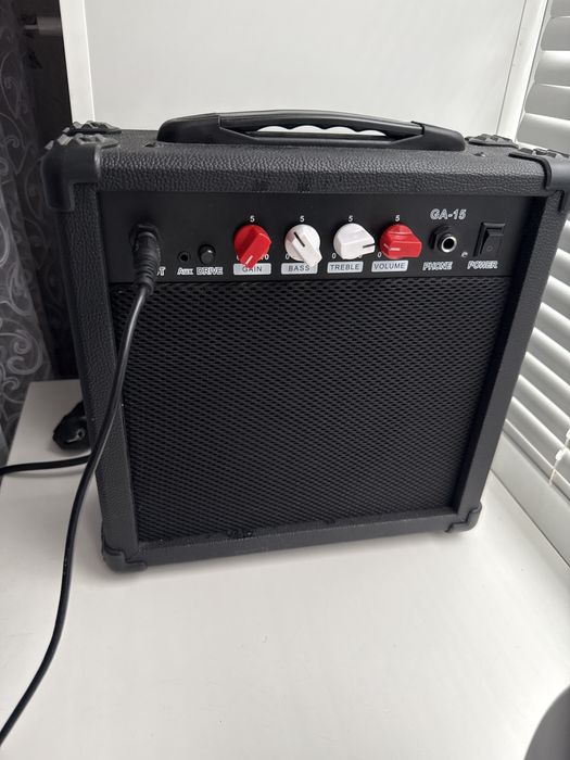 Электрогитара комбоусилитель шнур чехол