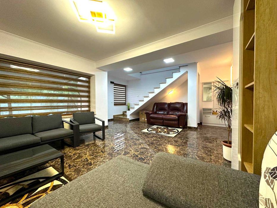 VILĂ de inchiriat în regim Hotelier - CHRIS MOUNTAIN RETREAT