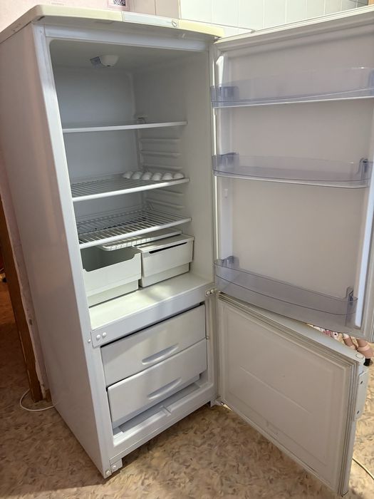 Холодильник полностью в рабочем состоянии