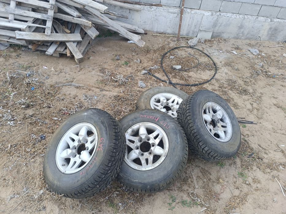 Шины 235/75/r15 зима с шипами