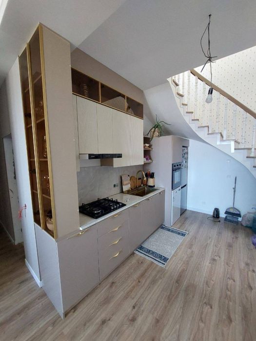 Продается 4-комнатный дюплекс, улица Паркентская, п-к Циолковского