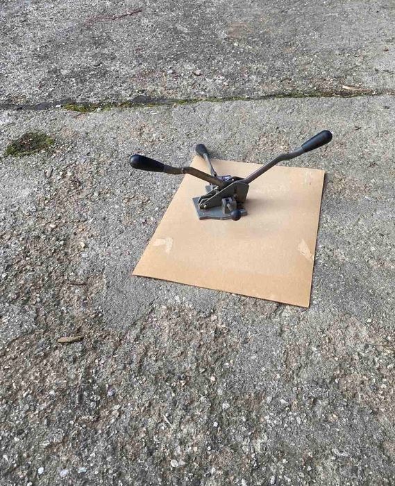 Ръчна чембер машина с ролка чембер и клипси