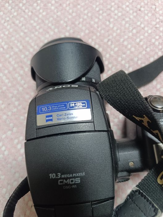 Продам фотоаппарат Sony N50