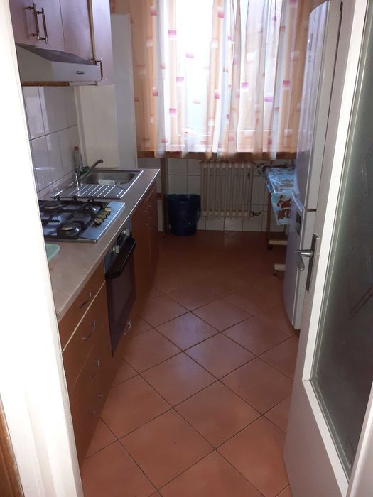 Apart. 4 cam. Splaiul Crișanei