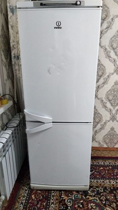 Холодильник Indesit