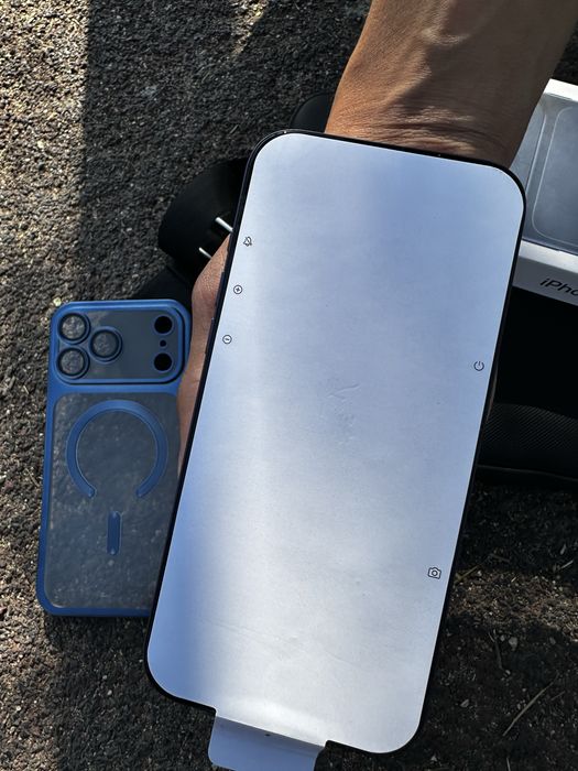 Продам айфон 17pro max
