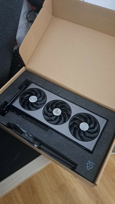 Rx 7800 XT Saphire Nitro+ 16GB DDR6