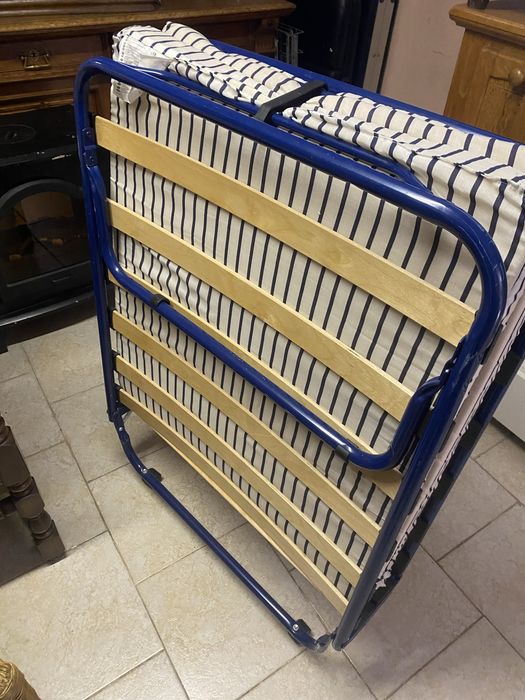 Придавам походно легло