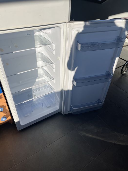 Продавам  Хладилник