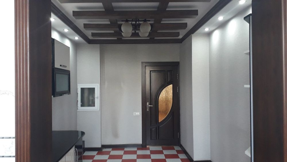 м. Беруний 4/4/9. 110м2. с евро ремонтом