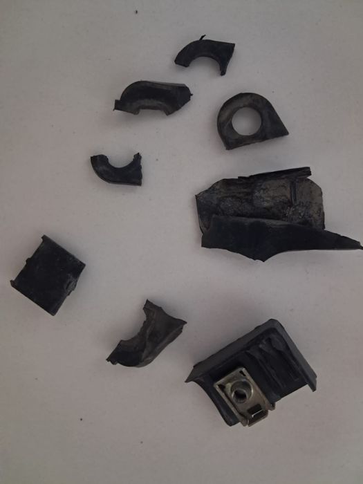 Продам праву фару