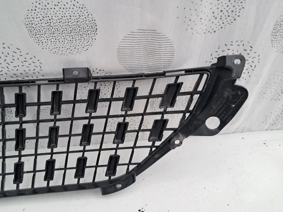 Грил решетка пежо 2008 Peugeot 2008 2016/21г