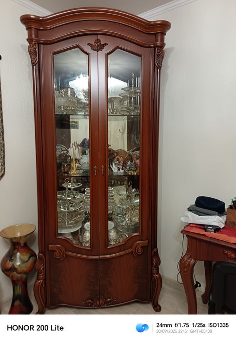 Продаётся шкаф для посуды