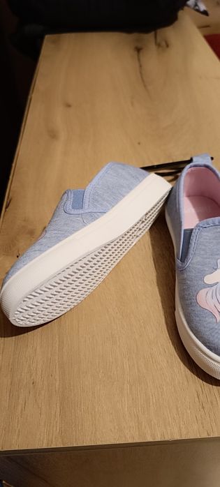 Нови красиви  кецове за момиче номер 28