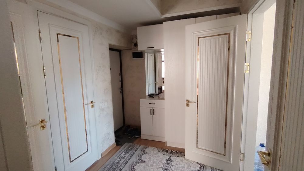 Kvartira 2 xonali, sotiladi! Remonti zo'r.