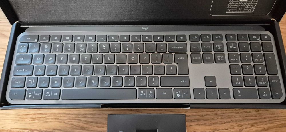 Безжична клавиатура Logitech MX Keys