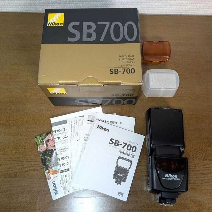 Nikon Speedligh SB-700 TTL ,box original , perfecta stare,am doua buc.