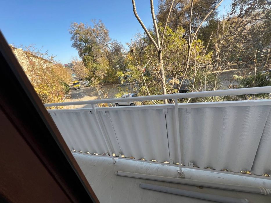 3xonali kvartira sotiladi