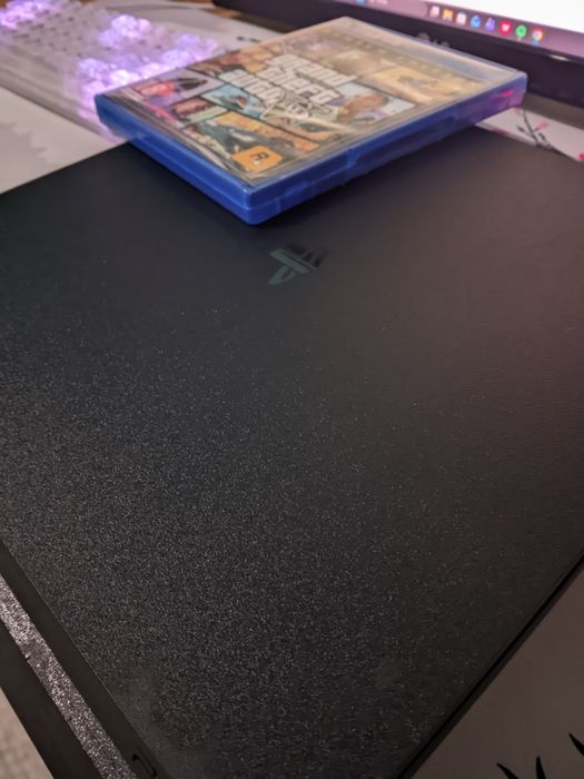 PlayStation 4 slim 1000gb
