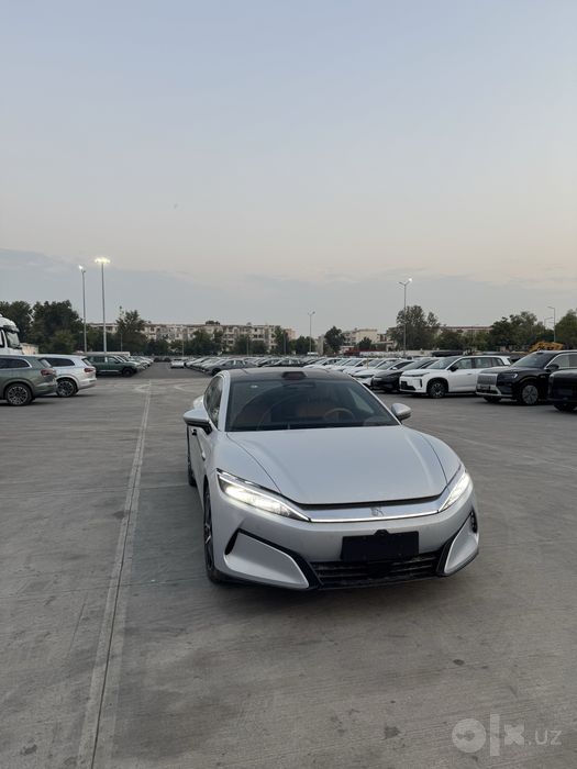 byd han L  2.7 sec