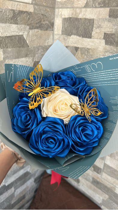 Trandafiri din satin