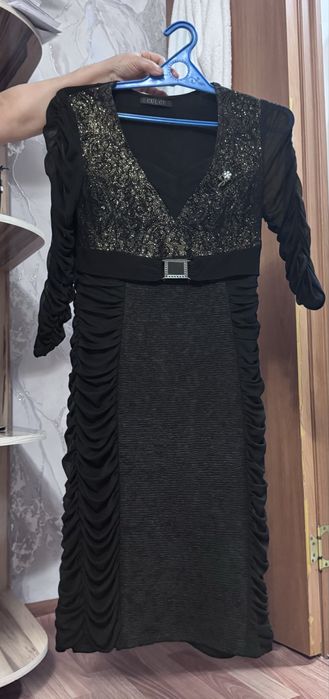 Продам платья вечерние 48-50 рр