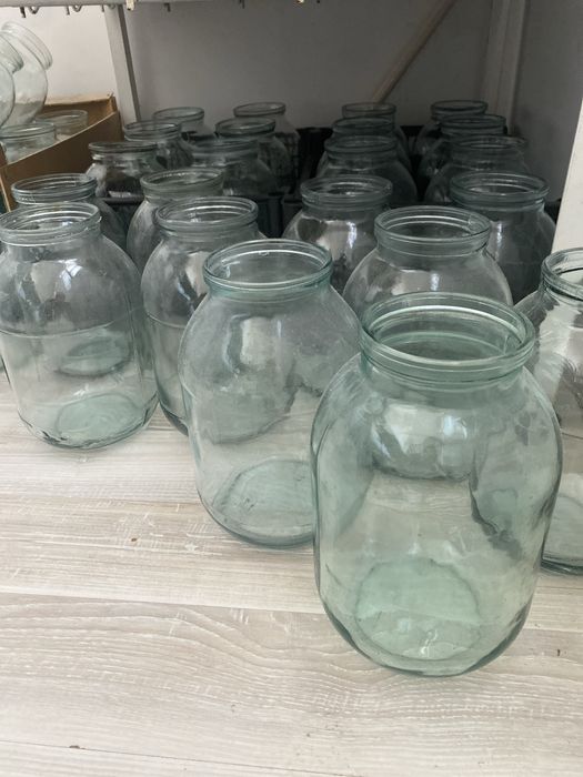 Продам банки двухлитровые