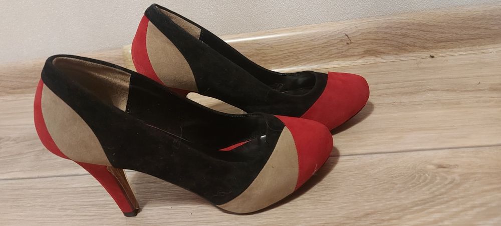 Шикарные новые туфли