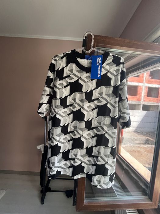 Мъжка тениска Karl legerfeld нова