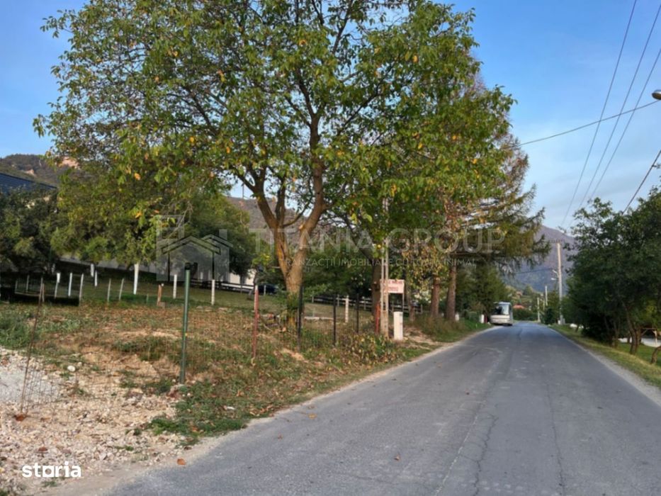 Teren cu autorizație , proiect și utilități trase, priveliște Bran Toh