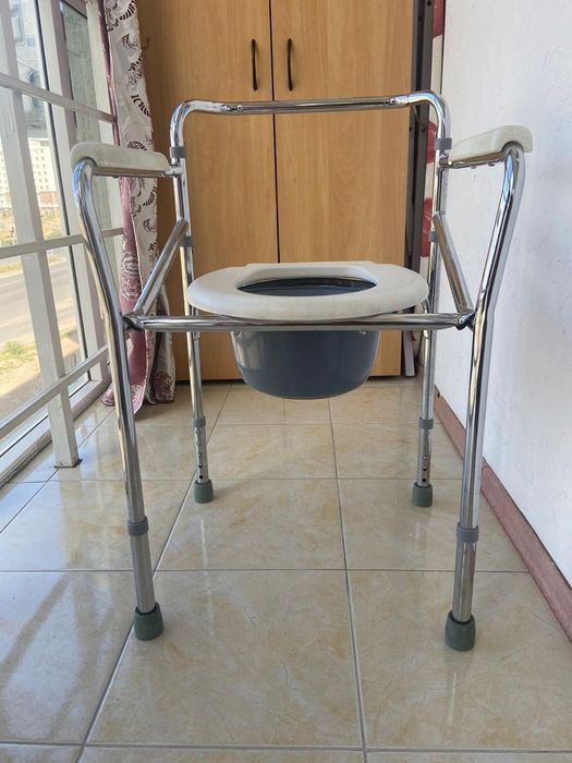 Туалет для взрослых, с ходунком