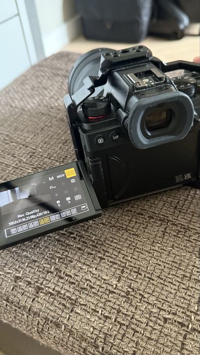 Panasonic Lumix DC-S5 II + 24-105mm f/4 - ca nou, cage, filtru