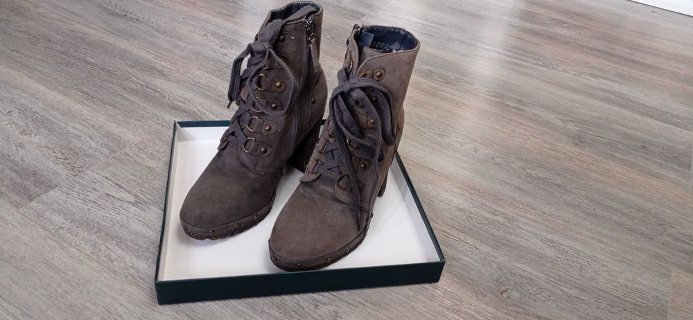 37 р-р кроссовки, сандалии, ботильоны