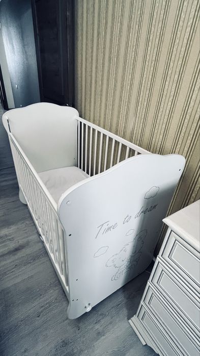 Продам детскую кроватку
