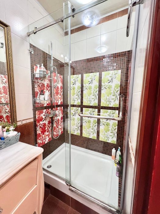 Аренда Oybek Куча Госпиталка 6комната 250кв Акуратний Одамларга берила