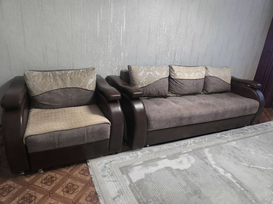 Продам б/у диван + кресло